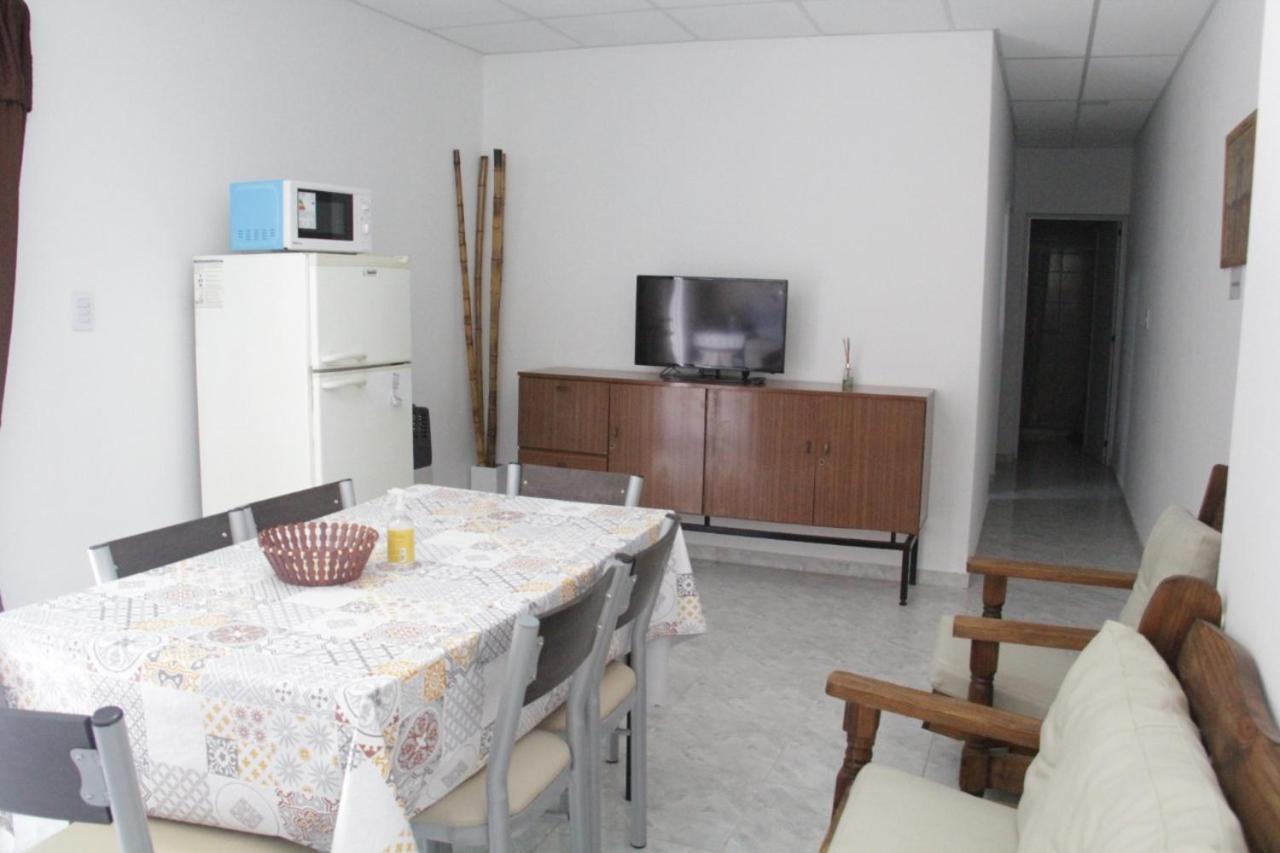 Alojamiento Sarmiento General Alvear  Exterior photo
